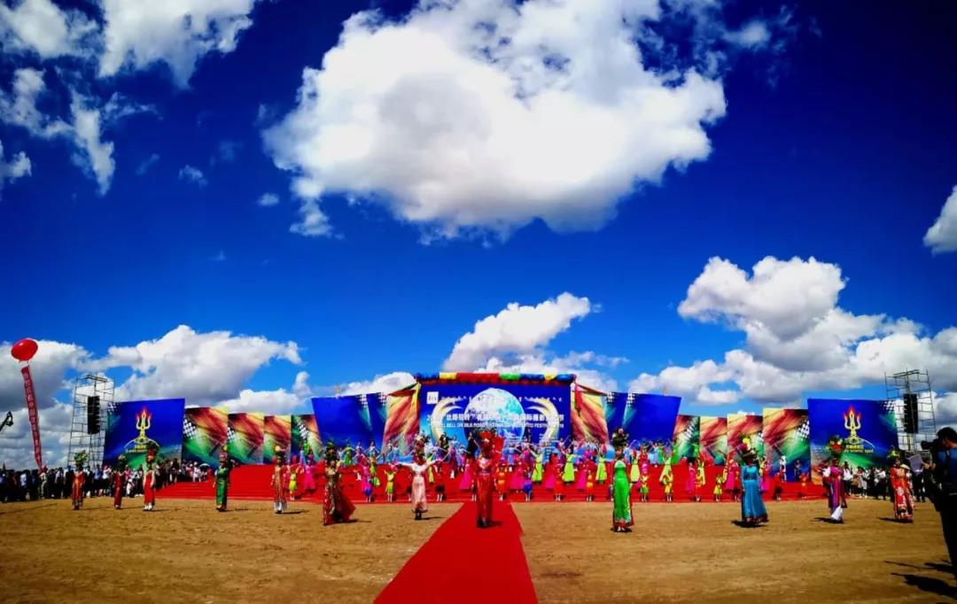 你听说“丝路驼铃”了吗？要不要让内蒙古通辽租车带你去看看？